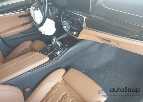 2021 BMW 530I xDrive z USA, uszkodzony, nr VIN WBA13BJ01MCF19892